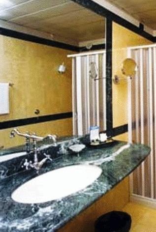 Hotel Dello Stretto Мессина Номер фото