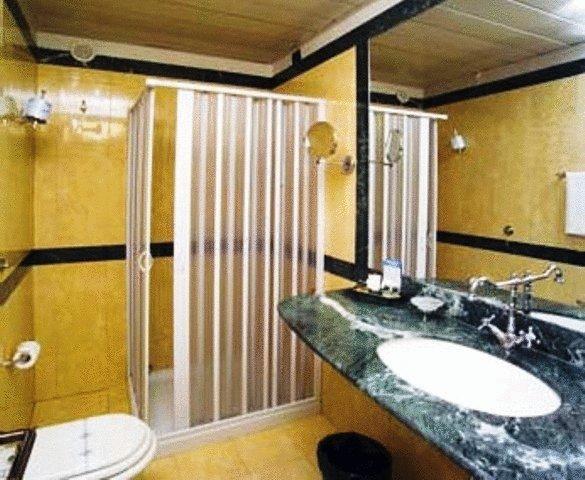 Hotel Dello Stretto Мессина Номер фото