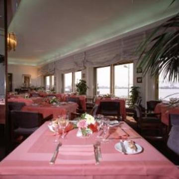Hotel Dello Stretto Мессина Экстерьер фото