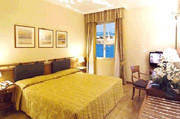 Hotel Dello Stretto Мессина Номер фото