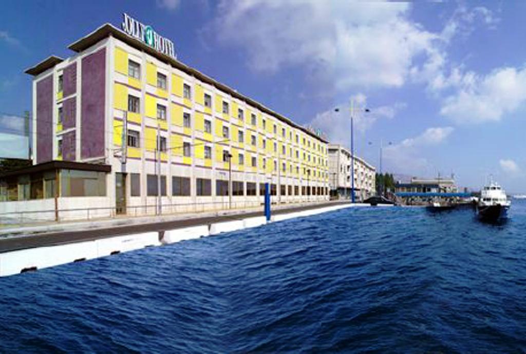 Hotel Dello Stretto Мессина Экстерьер фото