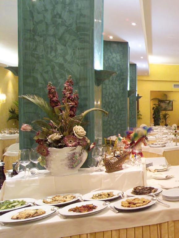 Hotel Dello Stretto Мессина Экстерьер фото
