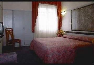 Hotel Dello Stretto Мессина Экстерьер фото